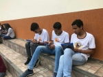 Aulas de literatura usando os I pads. Conhecimento, conectividade e criatividade .