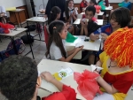 Confecção do brinquedo e do abre e fecha da Moderação.